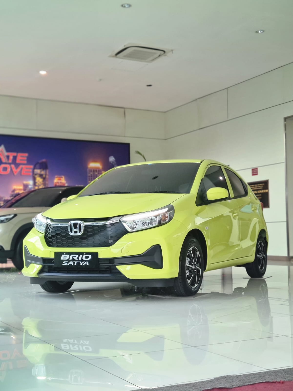 Harga Brio E CVT 2024