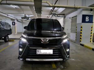 Toyota Voxy 2018
