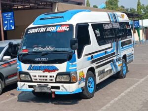 Elf Isuzu long adiputro 2011